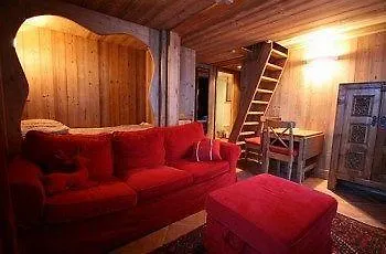 L'isatis Chalet Hotel 3*
