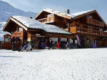 L'isatis Chalet Hotel 3*