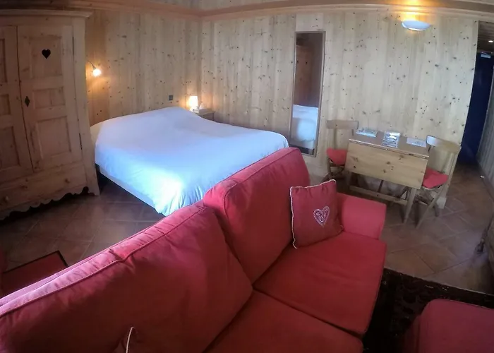 L'isatis Chalet Hotel 3*