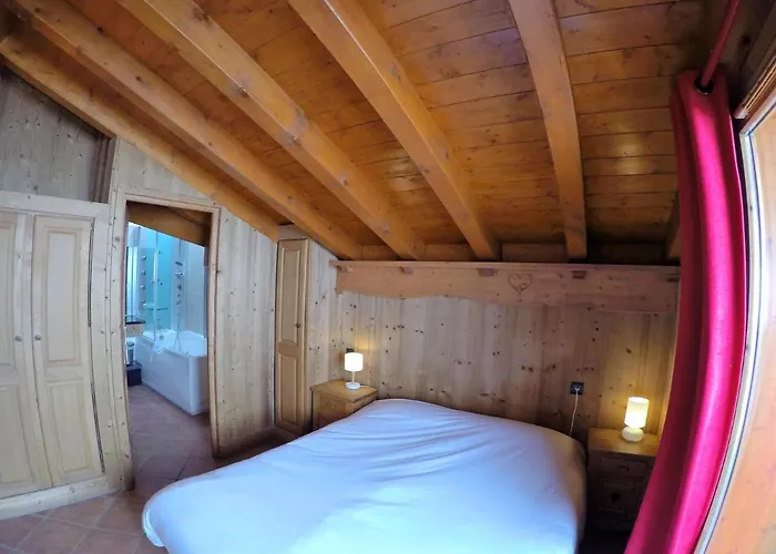 L'isatis Chalet Hotel 3*