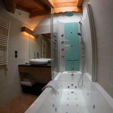 L'isatis Chalet Hotel