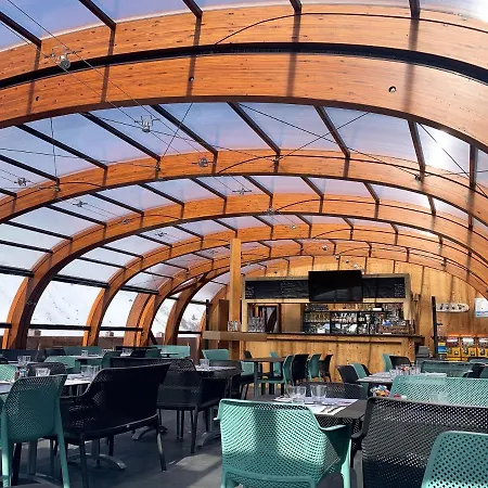 L'isatis Chalet Hotel